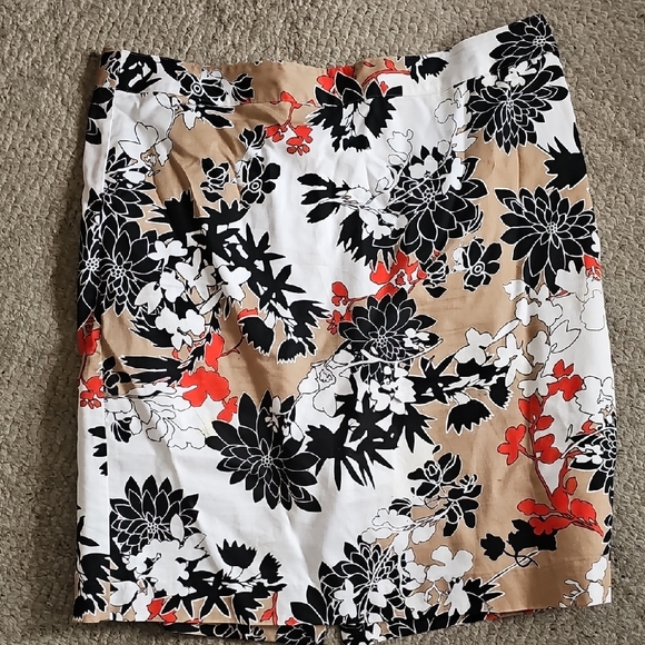Van Heusen Studio Floral Pencil Skirt size 12 - Picture 1 of 4